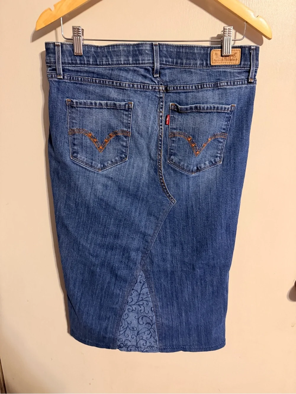 Levis styled model